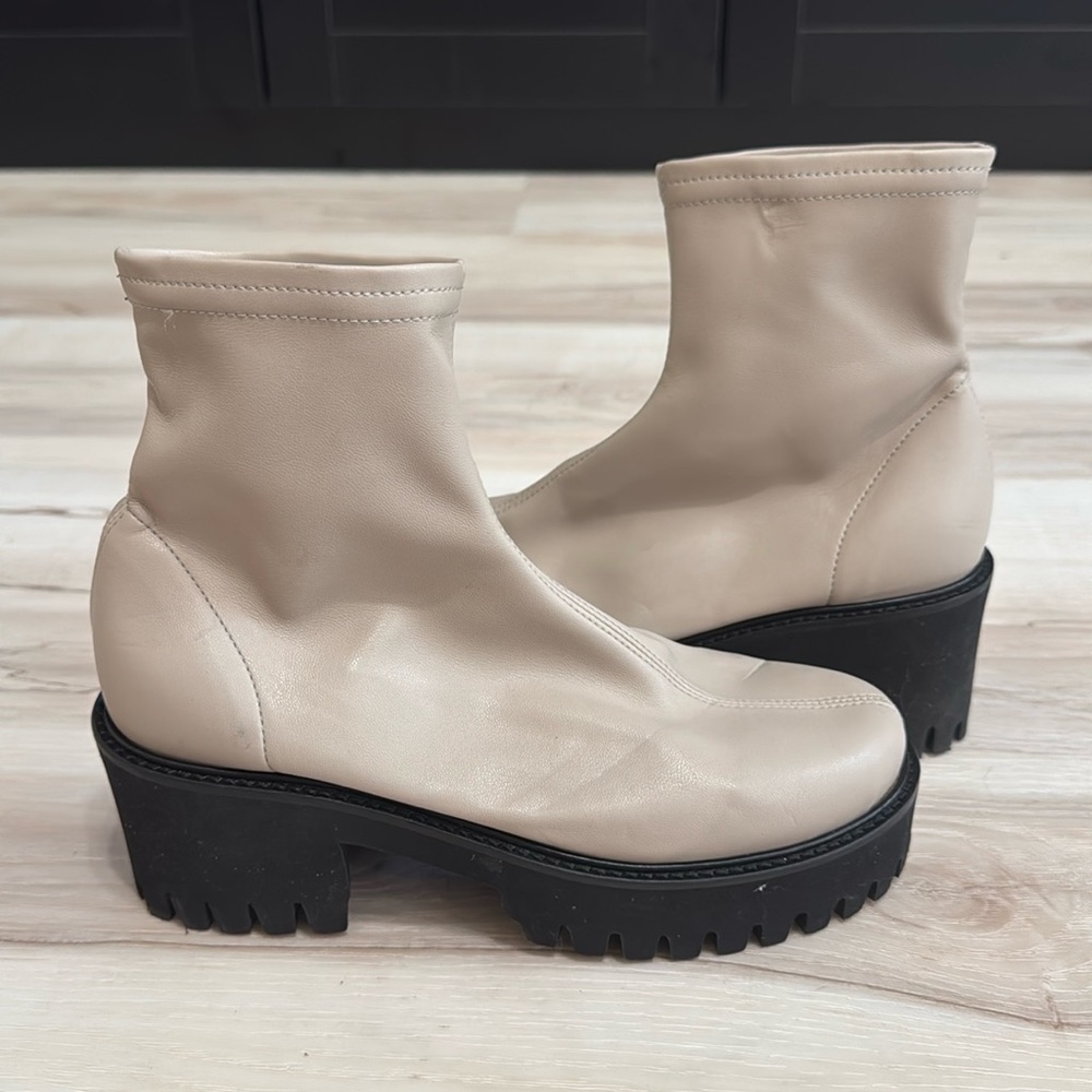 FRAME Le Croyden Bootie - Nude